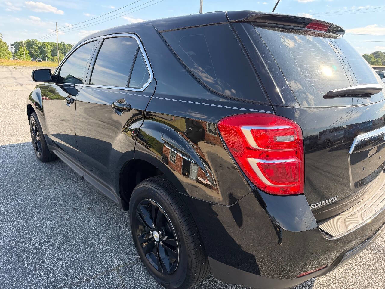 Used 2017 Chevrolet Equinox LS FWD image 5