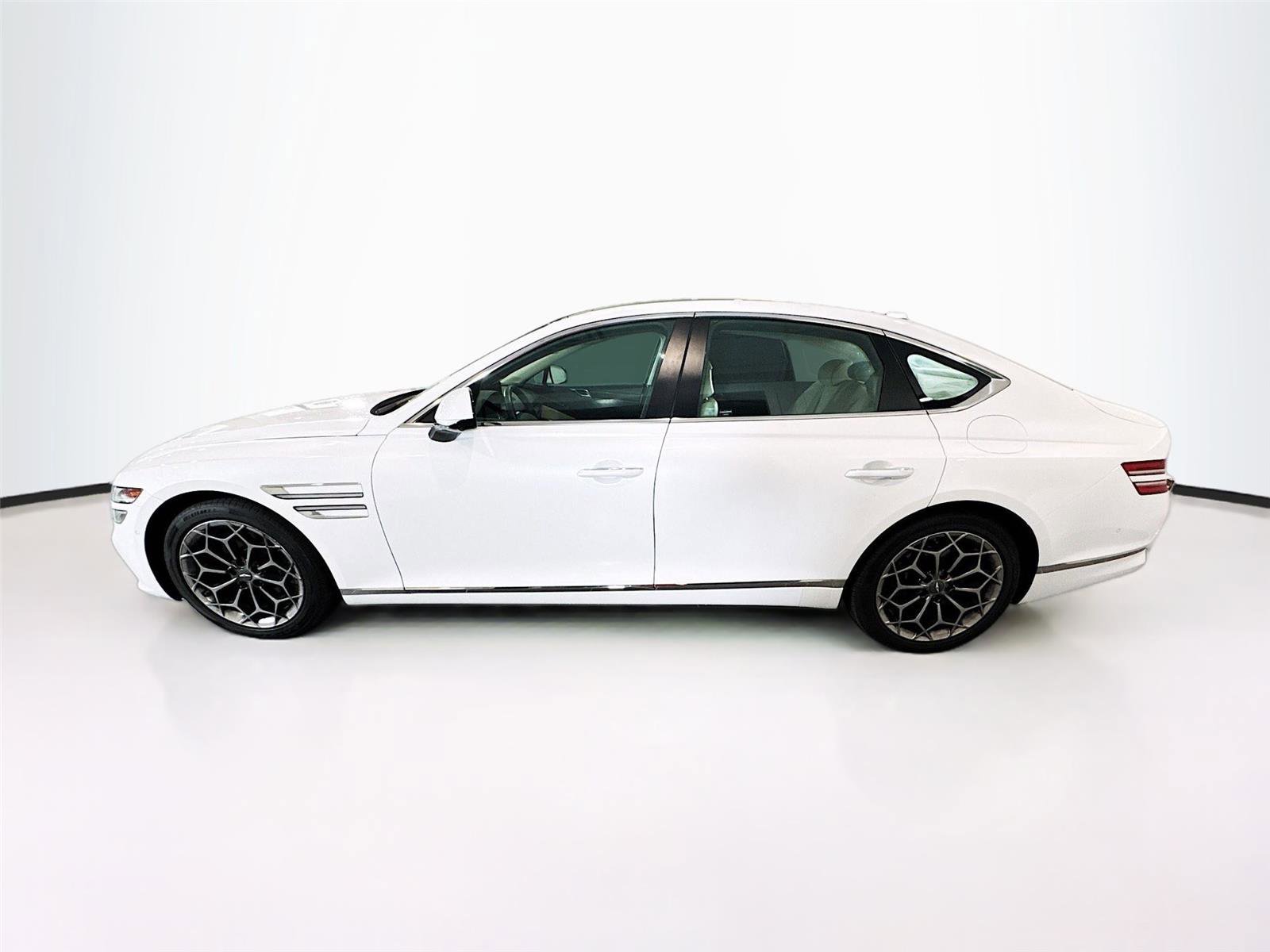 Used 2021 Genesis G80 2.5T w/ Prestige Package image 2