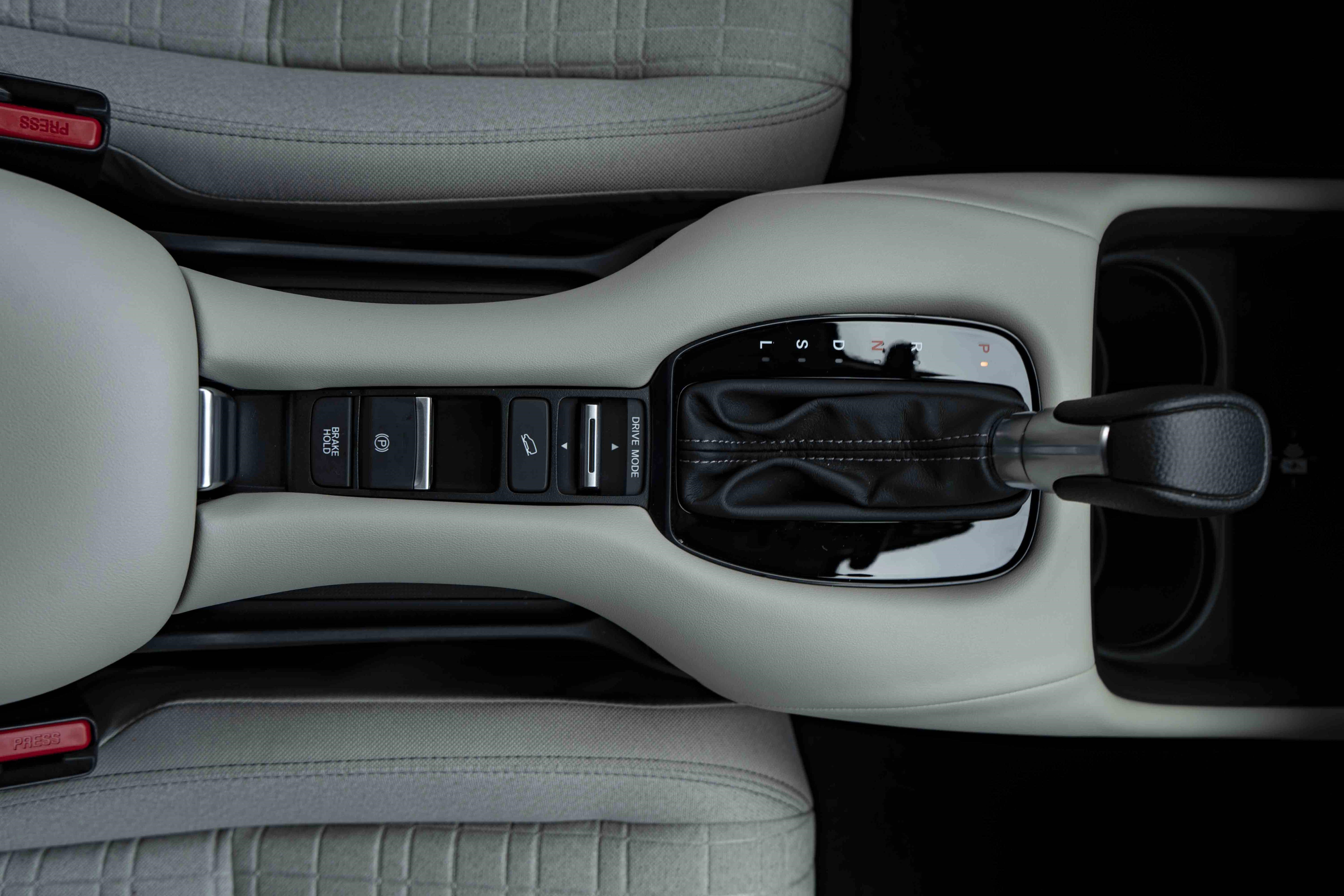 Certified 2026 Honda HR-V LX image 27