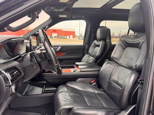 Used 2019 Lincoln Navigator L Reserve AWD/4WD image 6