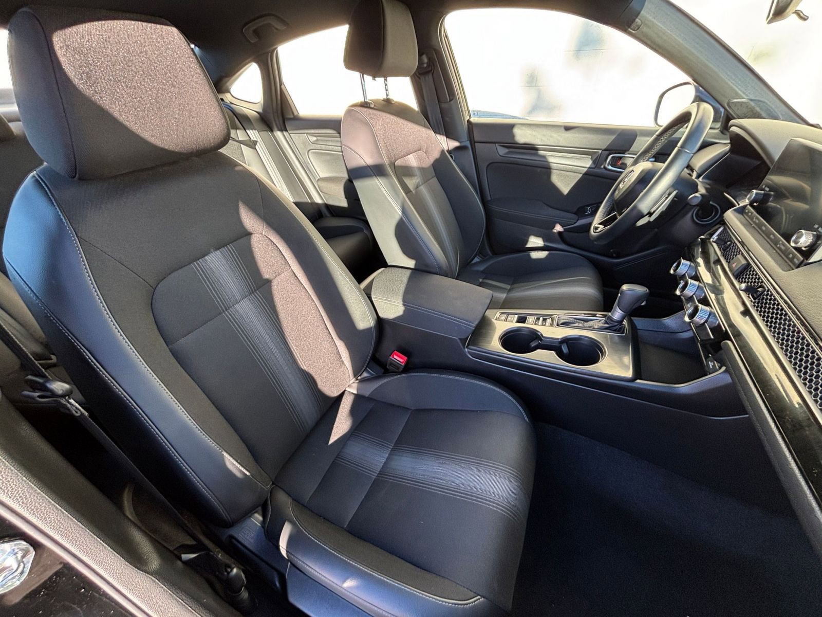 Used 2025 Honda Civic Sport image 36