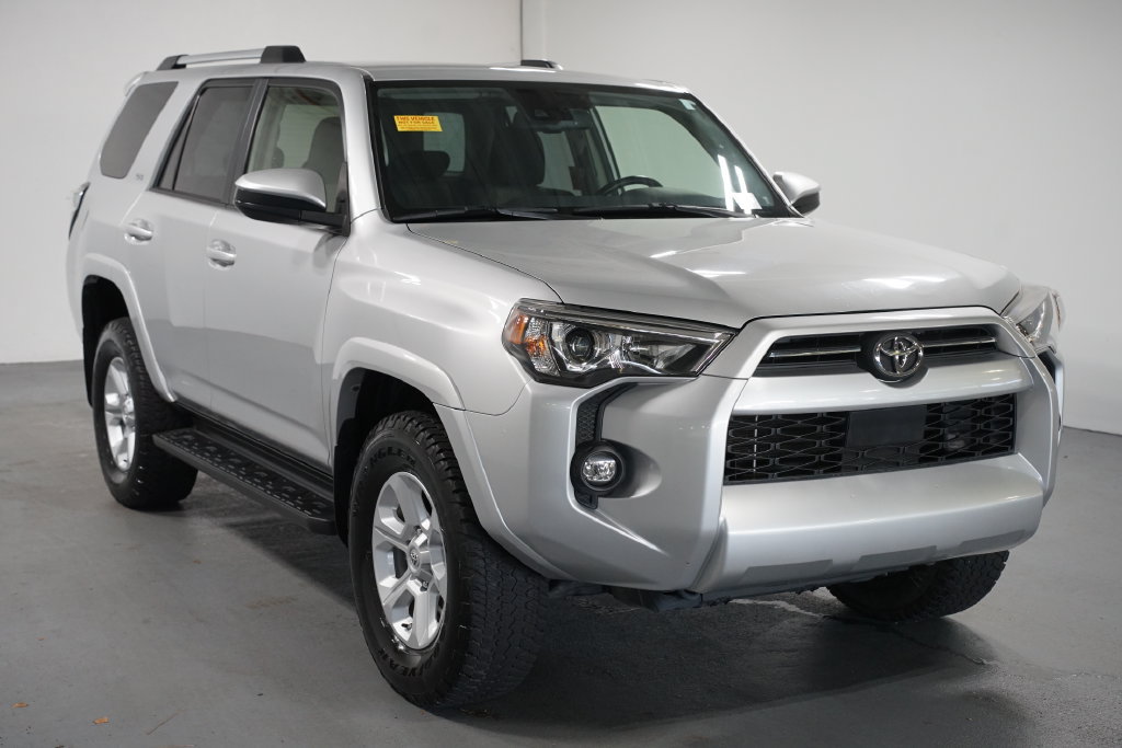 Used 2021 Toyota 4Runner SR5 AWD/4WD image 3