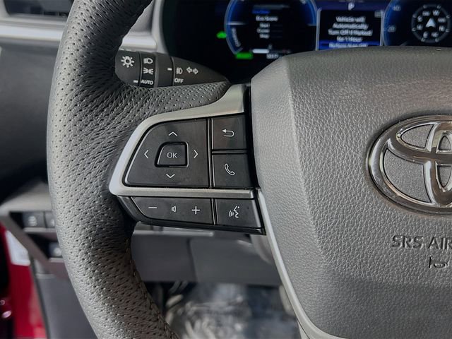 Used 2025 Toyota Sienna Platinum image 16