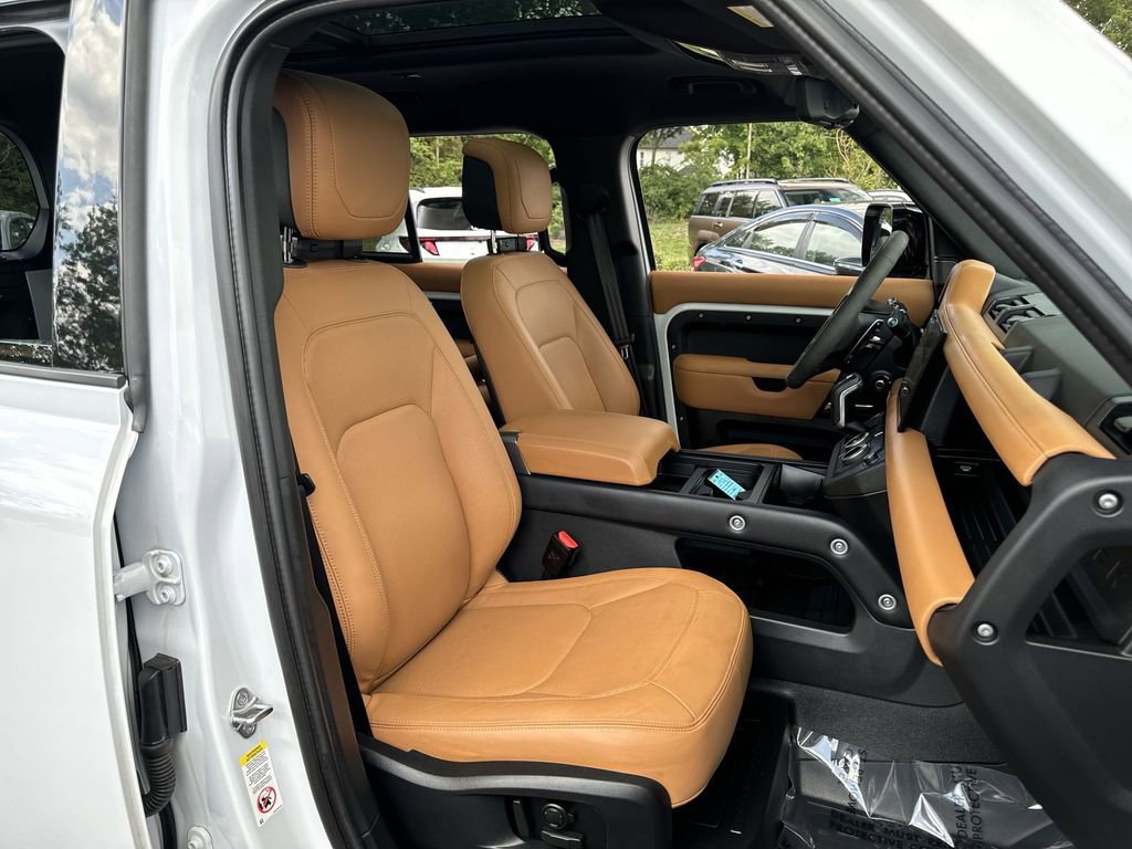 Used 2023 Land Rover Defender 110 V8 image 36