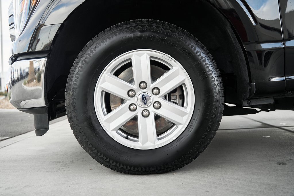 Used 2023 Ford F150 XLT image 3