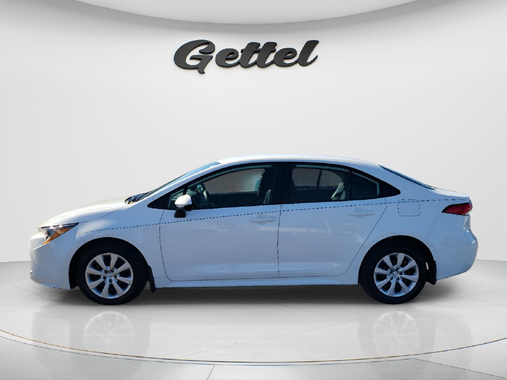 Used 2025 Toyota Corolla LE FWD image 8