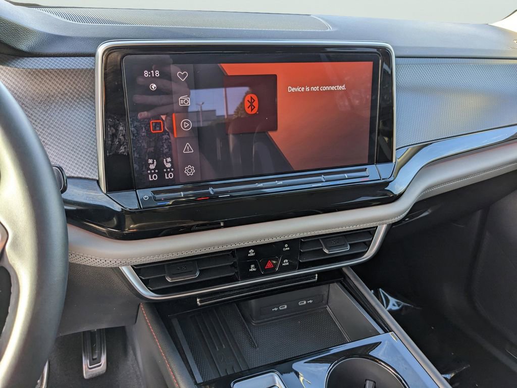 Certified 2025 Volkswagen Atlas Peak Edition SE AWD/4WD image 22