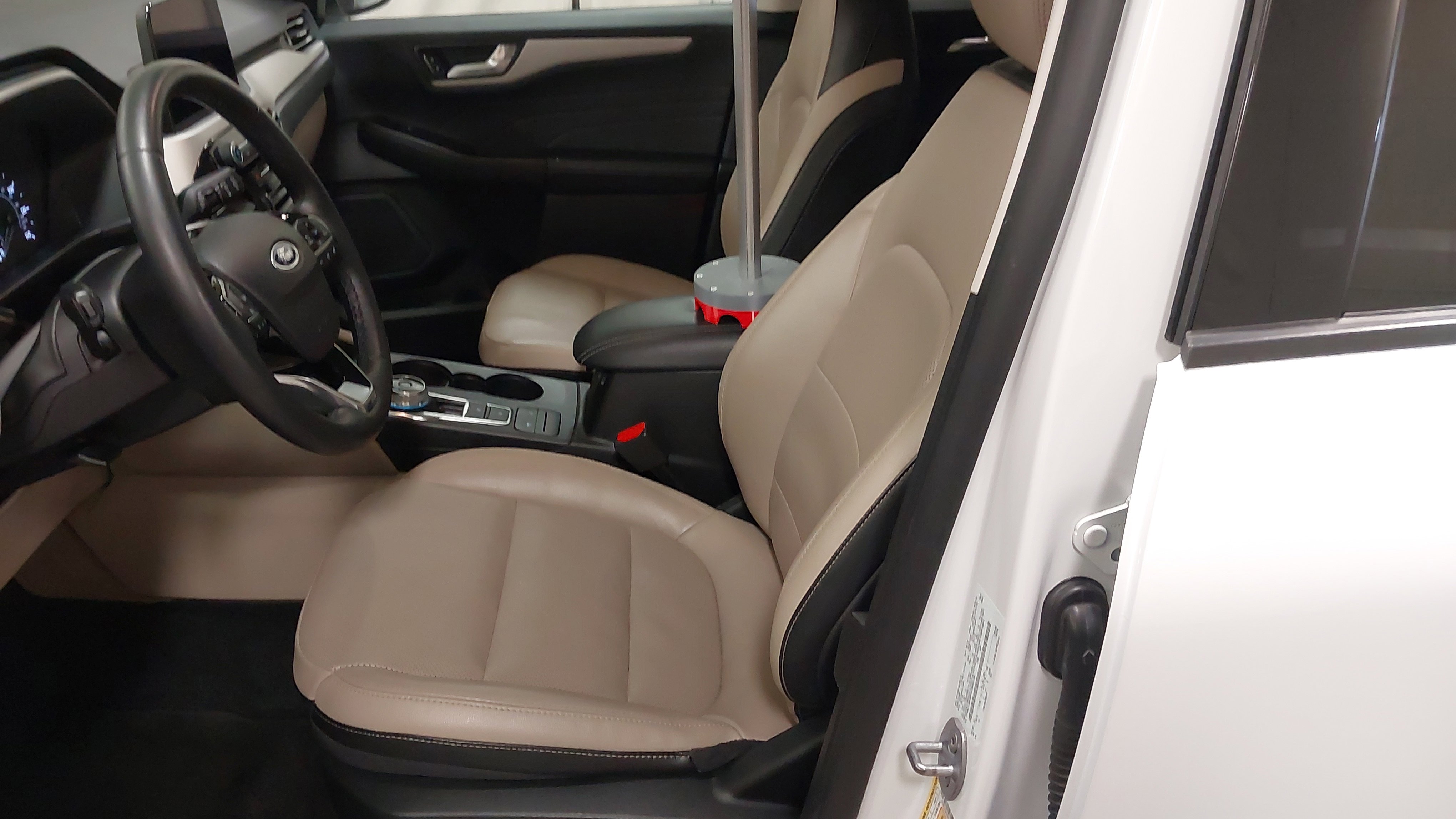 Used 2022 Ford Escape SEL image 22