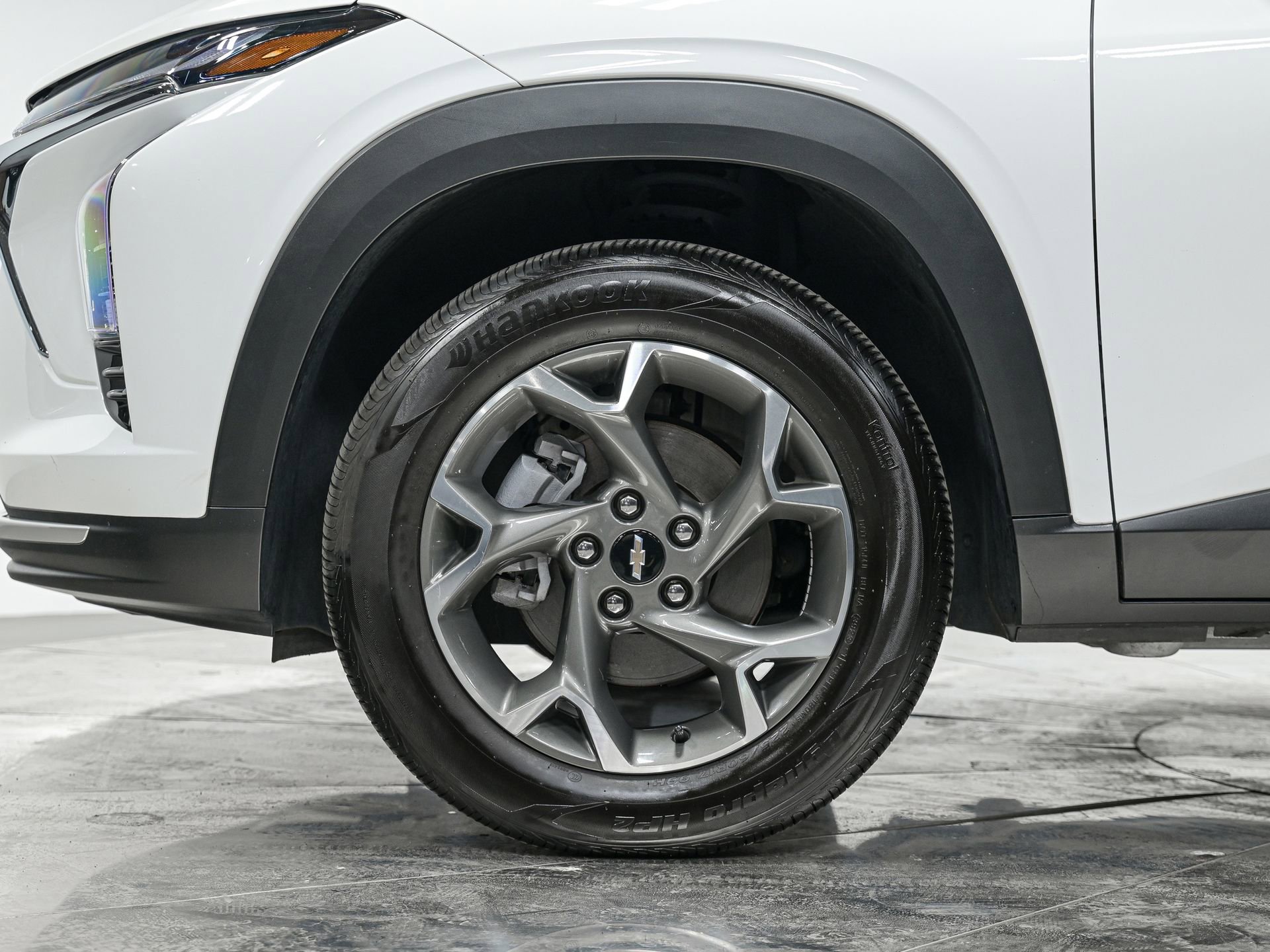 Used 2024 Chevrolet Trax LT FWD image 3