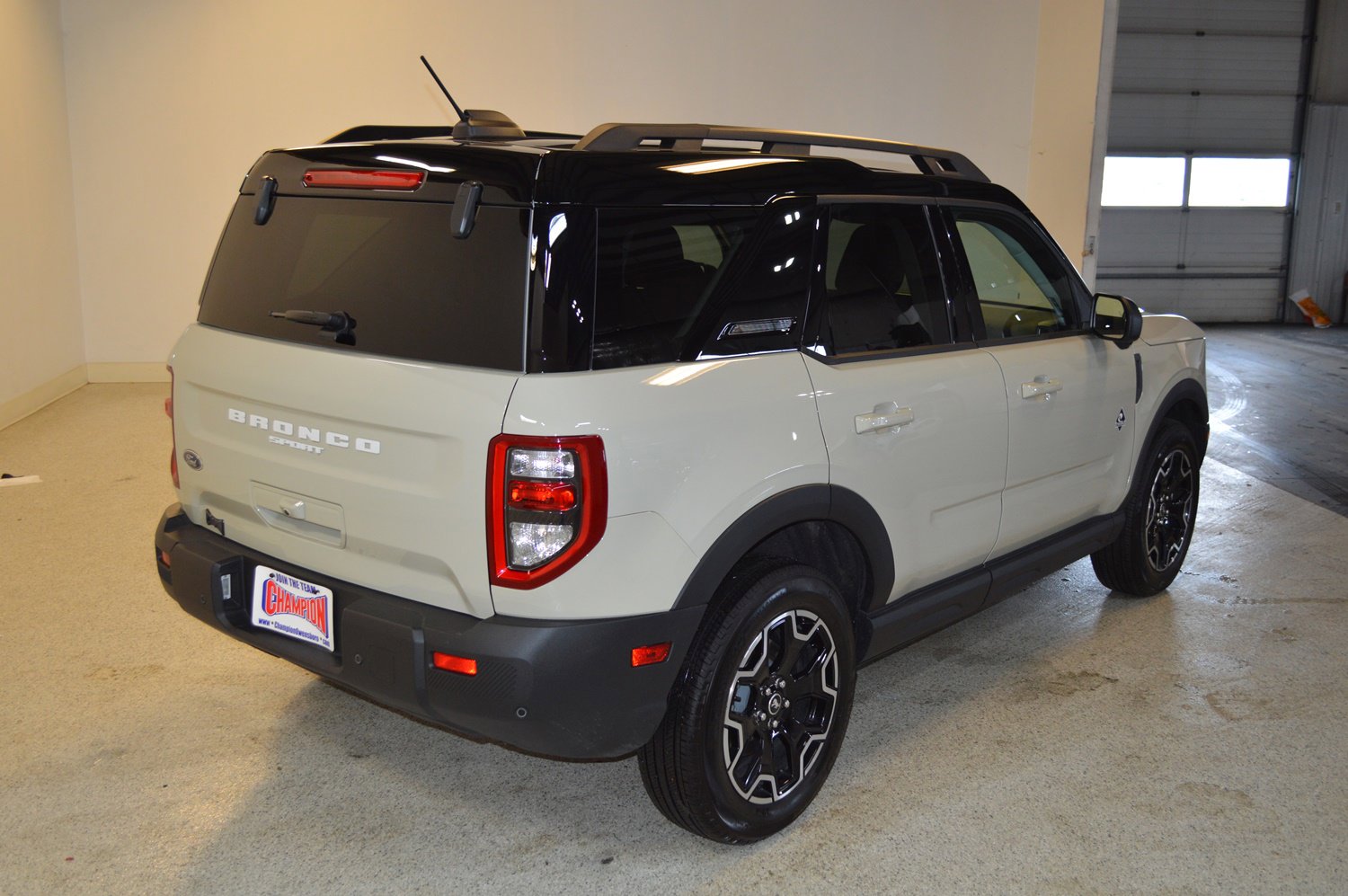Used 2025 Ford Bronco Sport Outer Banks w/ Outer Banks Tech Package+ image 3