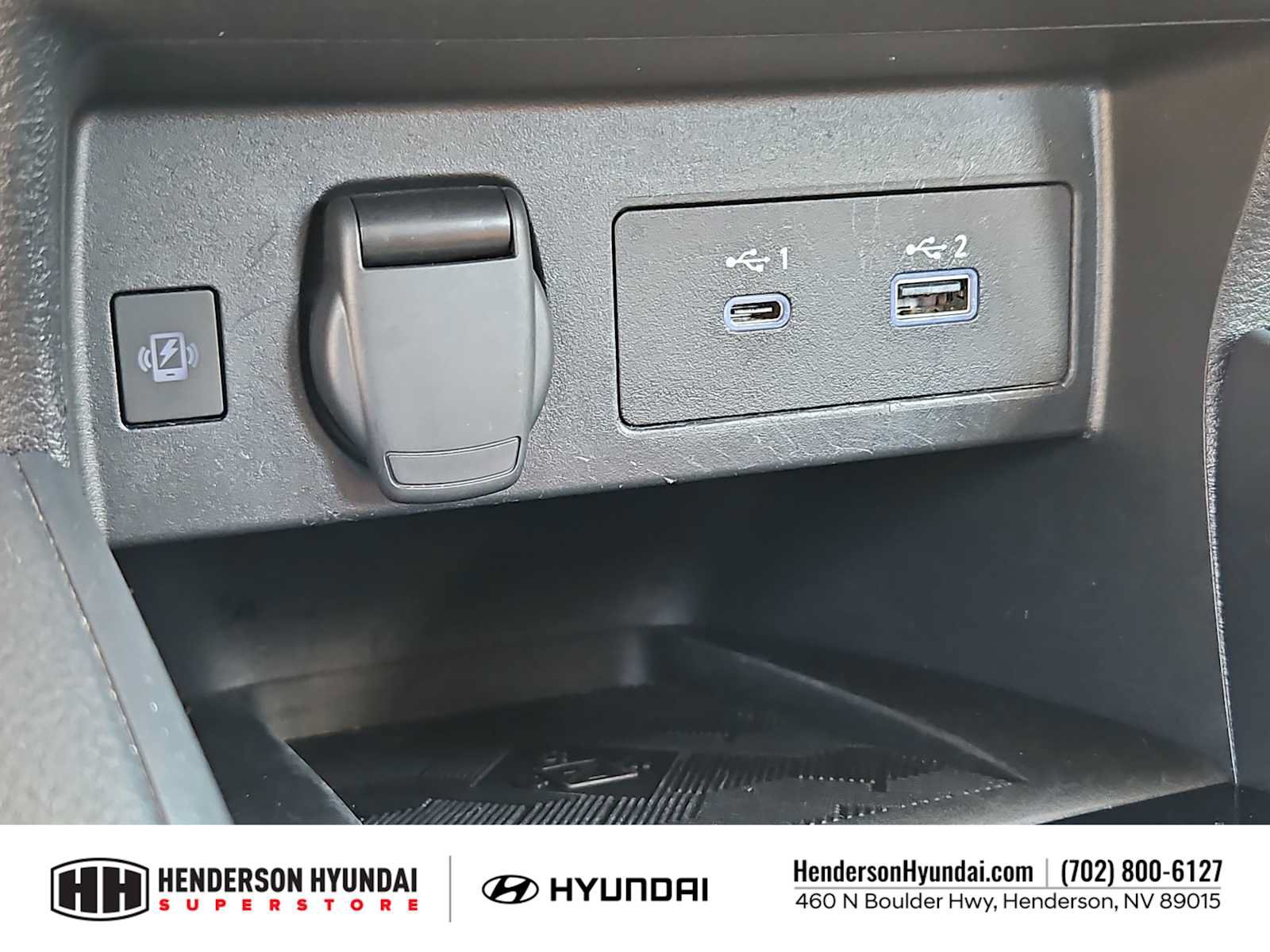 Used 2024 Nissan Versa SR FWD image 30