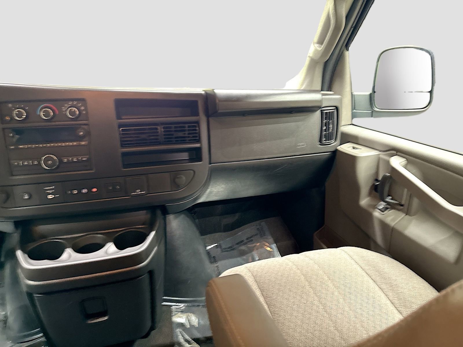 Used 2025 Chevrolet Express 3500 LT w/ LT Preferred Equipment Group RWD image 24