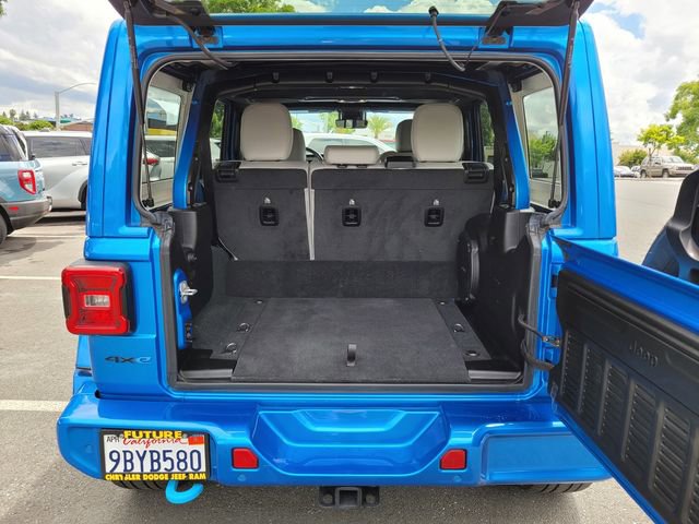 Used 2022 Jeep Wrangler Unlimited Sahara AWD/4WD image 18