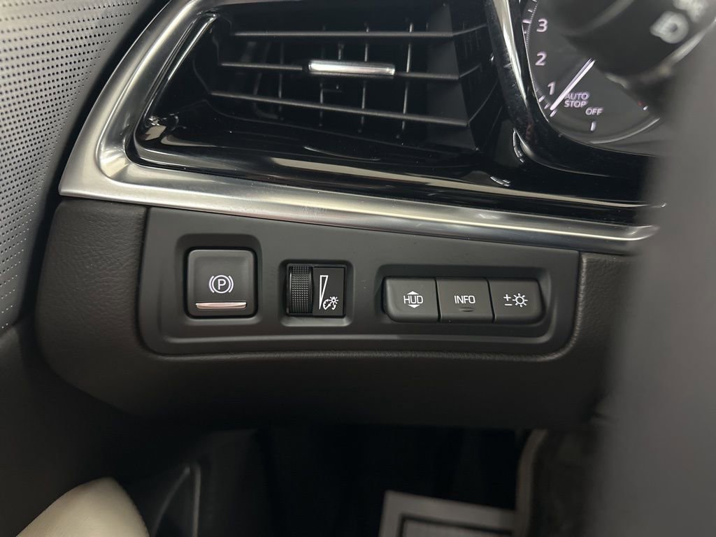 Certified 2025 Cadillac XT6 Sport w/ Technology Package AWD/4WD image 46