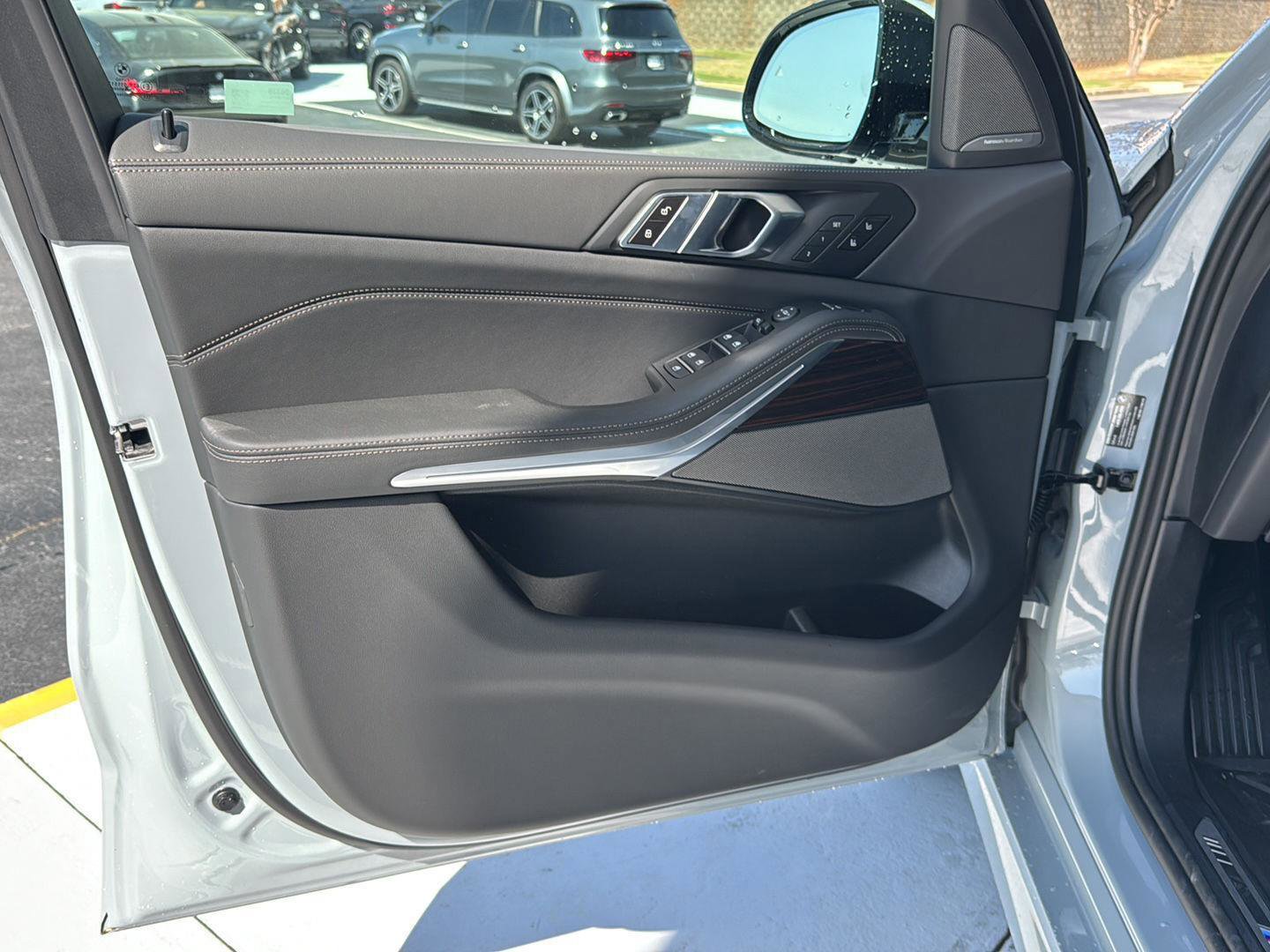 New 2026 BMW X5 sDrive40i image 15