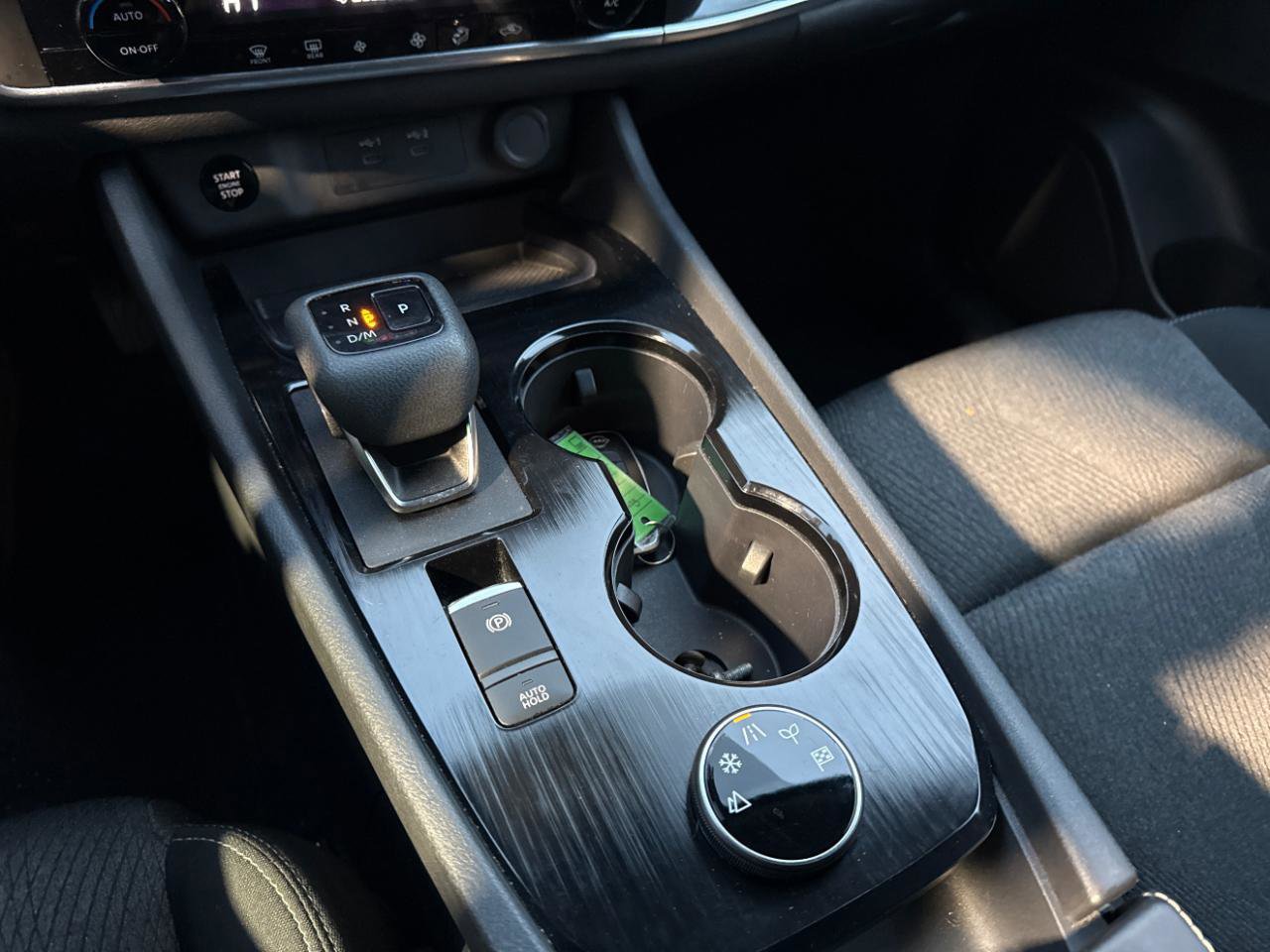 Used 2024 Nissan Rogue SV image 16