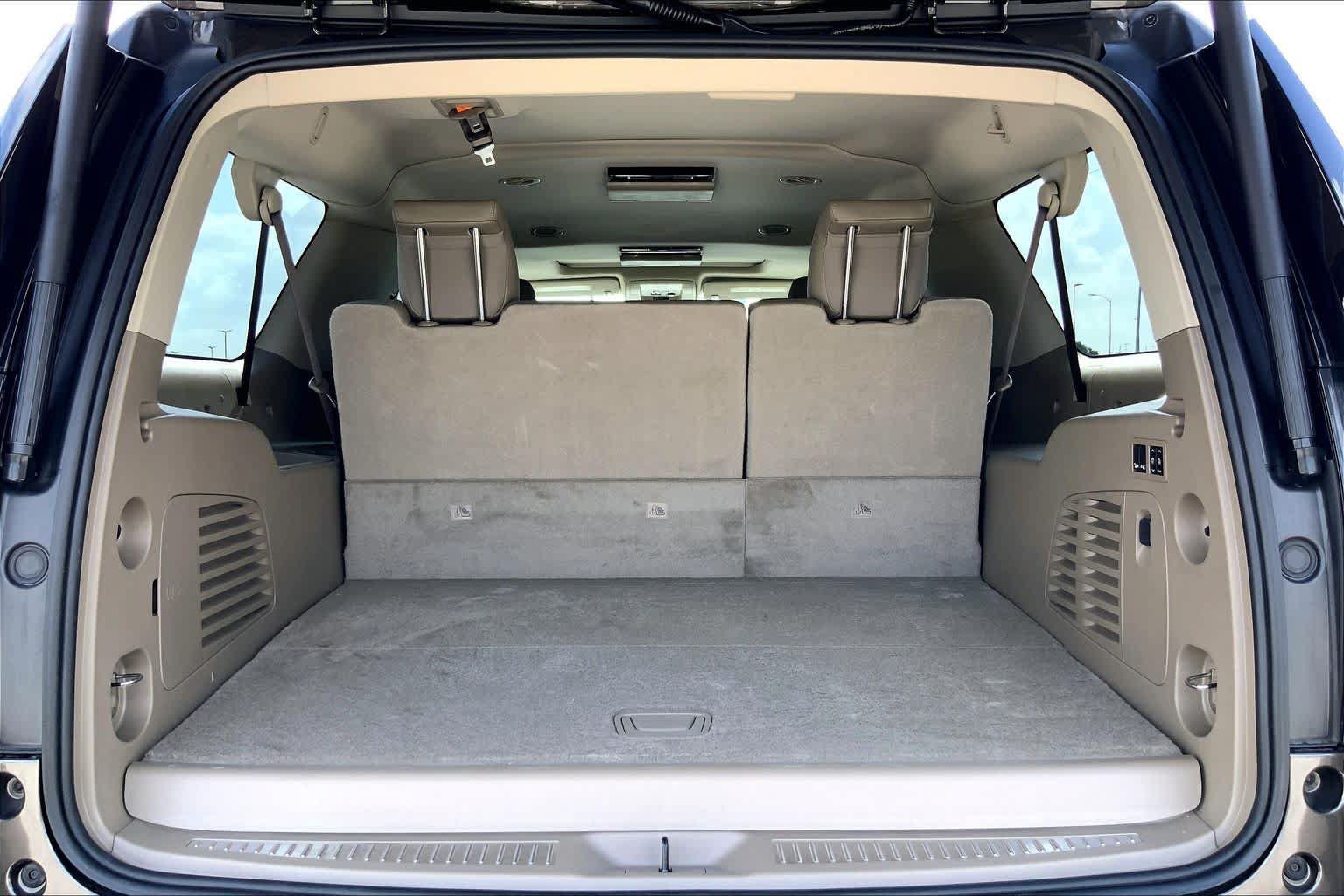 Used 2020 GMC Yukon XL SLT w/ Premium Edition RWD image 34
