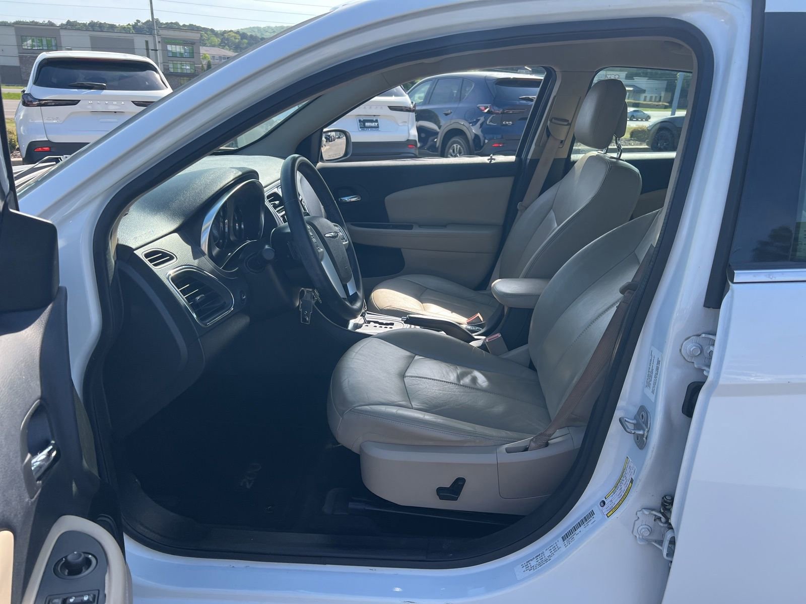 Used 2012 Chrysler 200 Limited image 22