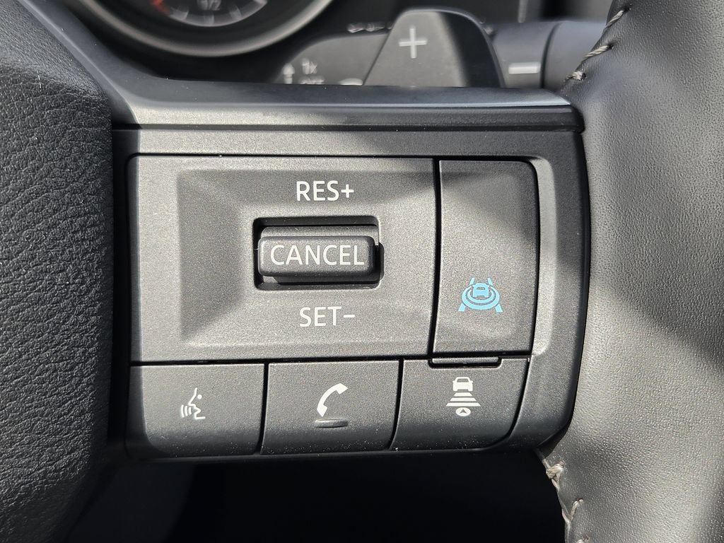 Used 2025 Nissan Rogue SV FWD image 22