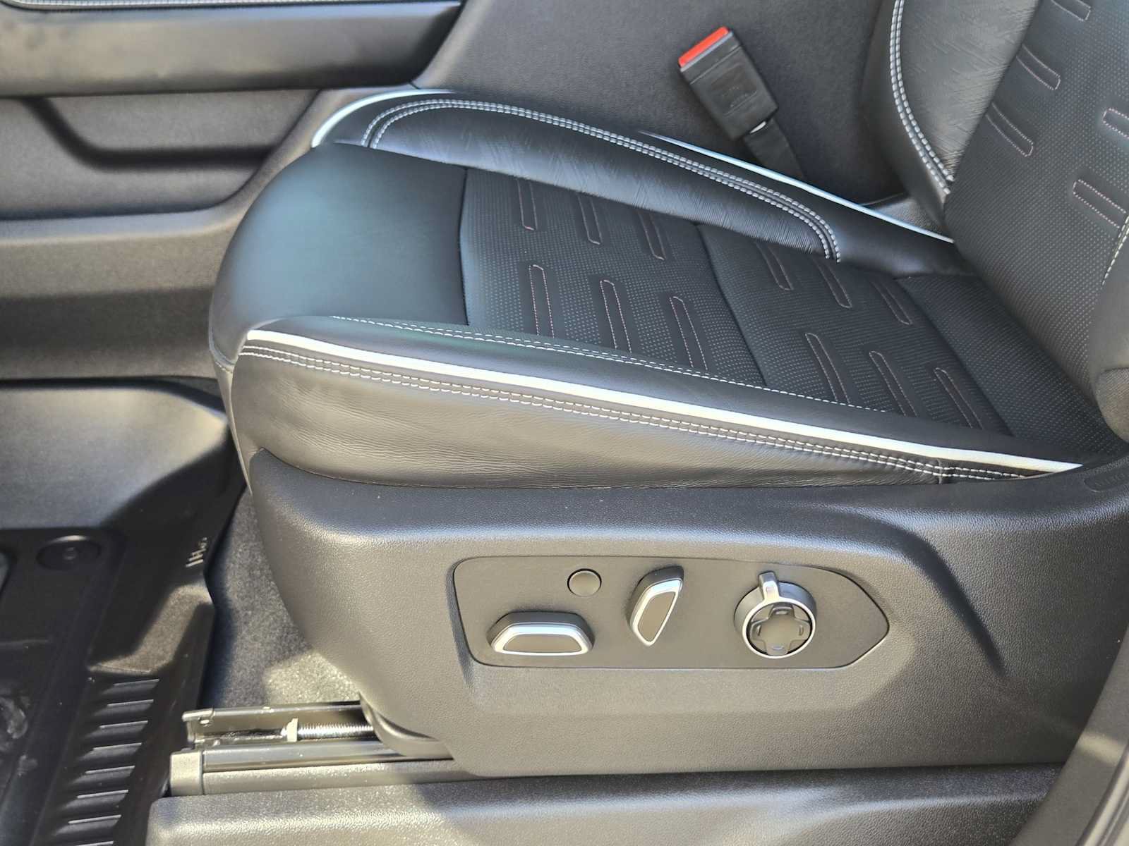 Certified 2026 GMC Sierra 1500 AT4X AWD/4WD image 23
