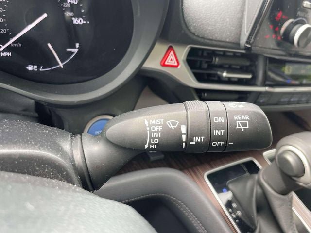 Used 2023 Toyota Sienna XLE FWD image 26