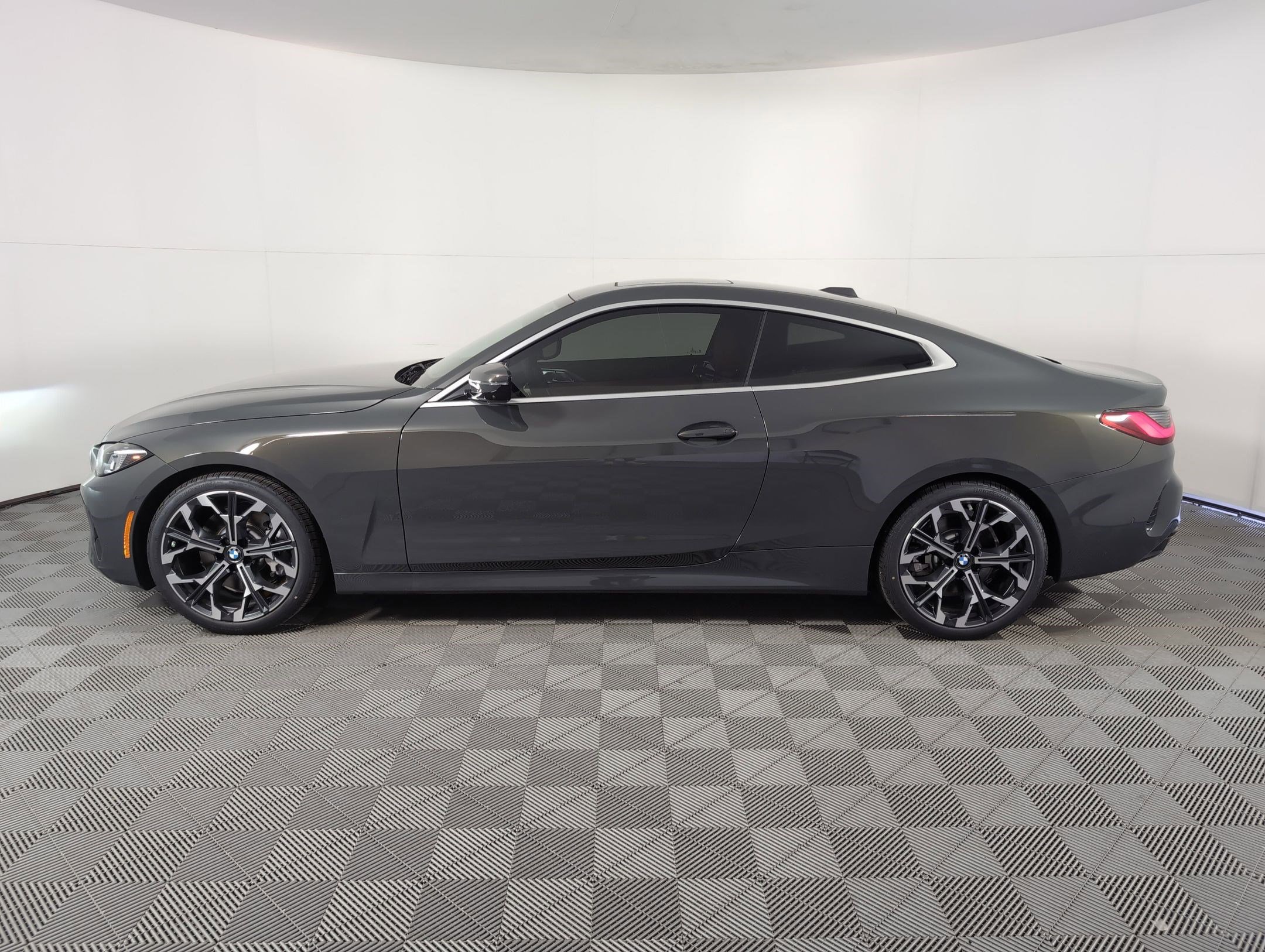 Used 2026 BMW 430i Coupe w/ Premium Package image 2