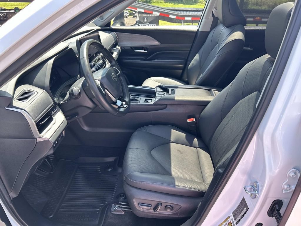 Used 2024 Toyota Grand Highlander AWD Hybrid image 29
