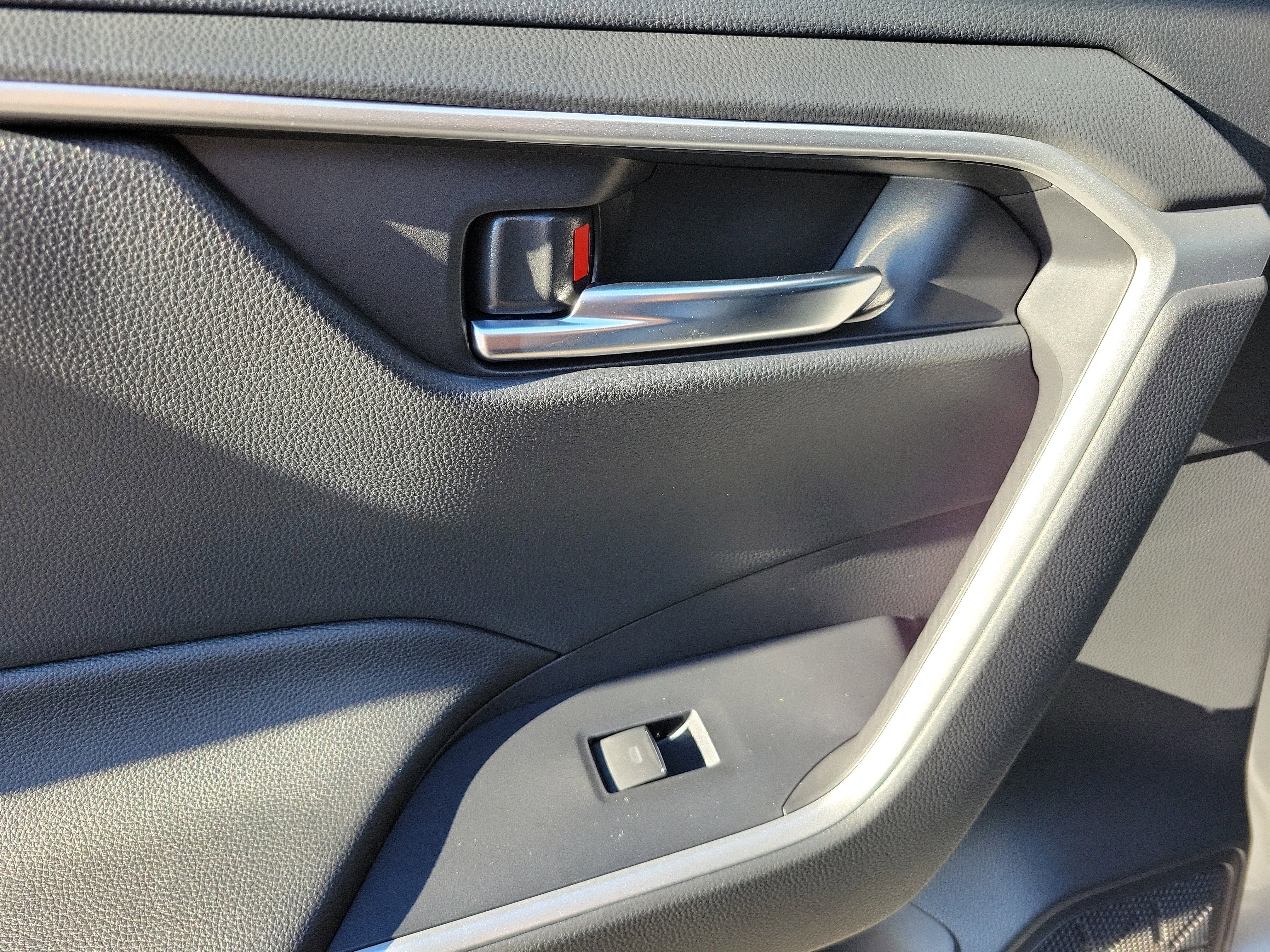 New 2025 Toyota RAV4 XLE w/ Convenience Package image 21