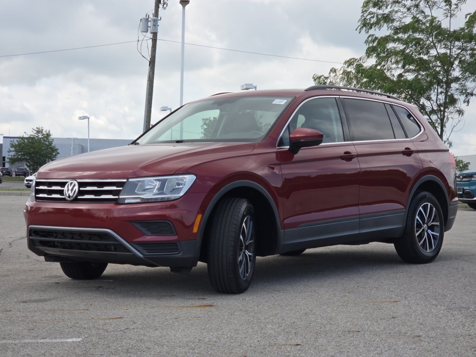 Used 2019 Volkswagen Tiguan SE w/ Panoramic Sunroof Package AWD/4WD image 12