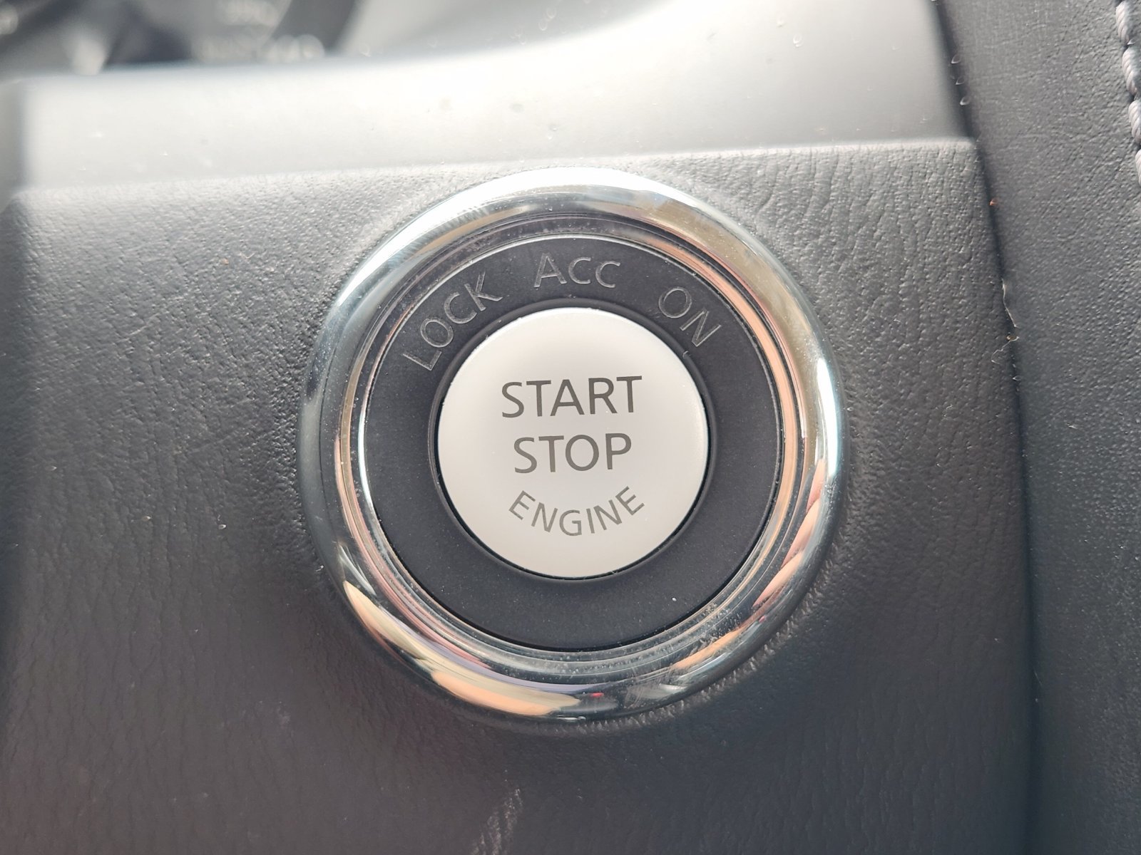 Used 2024 INFINITI QX80 Luxe RWD image 24