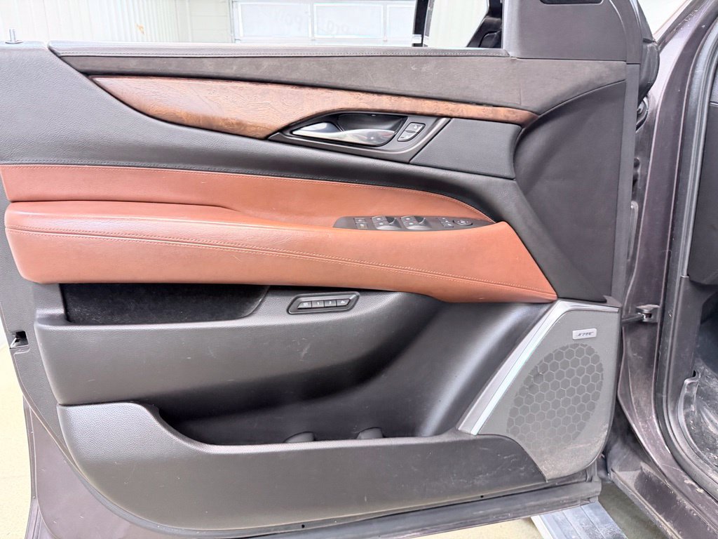 Used 2015 Cadillac Escalade ESV Premium AWD/4WD image 8