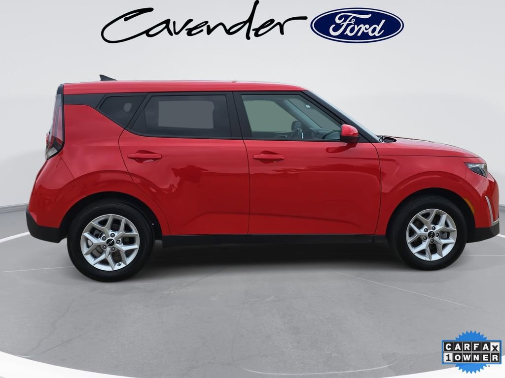 Used 2025 Kia Soul LX w/ LX Technology Package image 4