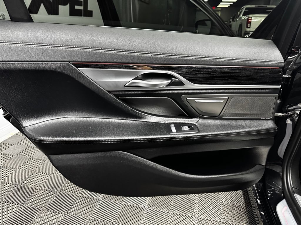 Used 2022 BMW 740i RWD image 43