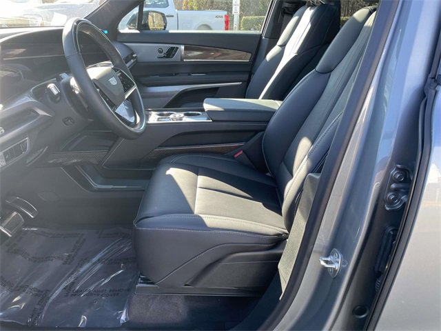 Used 2026 Cadillac Vistiq Sport image 11