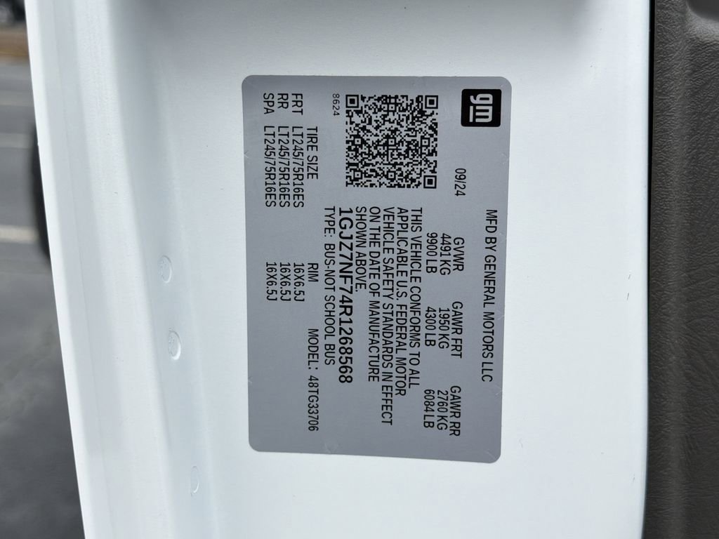 Certified 2024 GMC Savana 3500 LS image 32