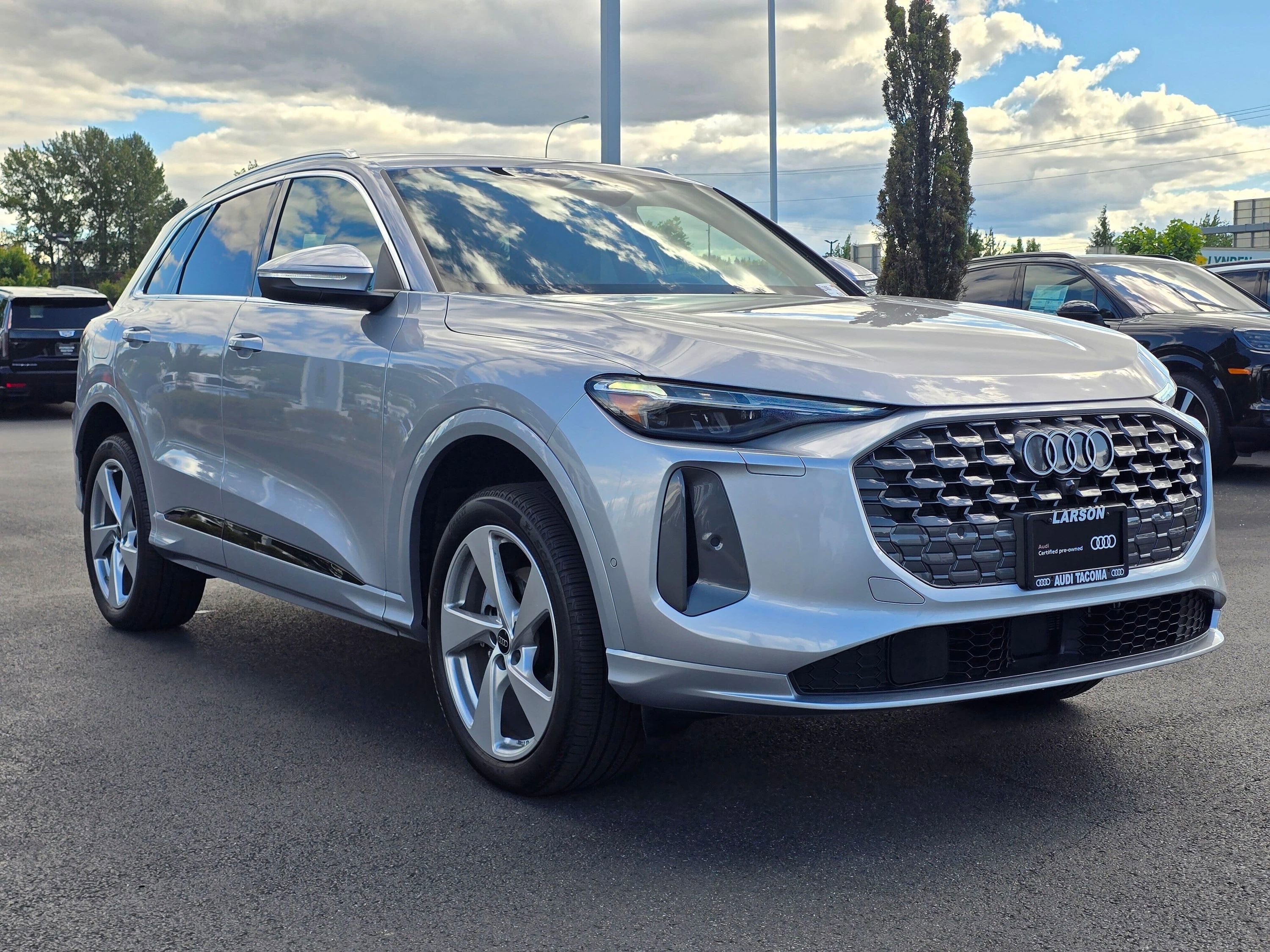Used 2020 Audi Q8 Prestige w/ Prestige Package AWD/4WD image 7