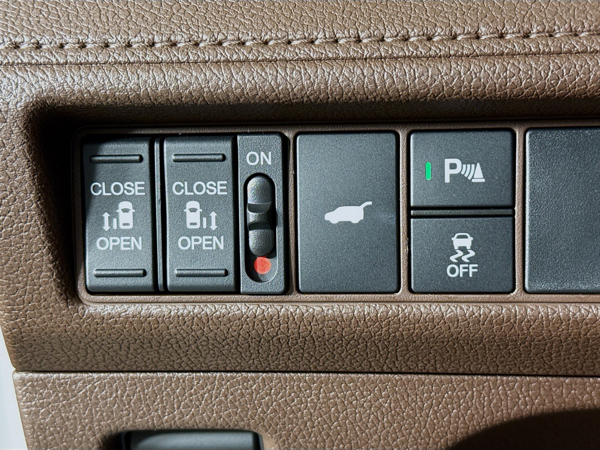 Certified 2026 Honda Odyssey Elite image 9