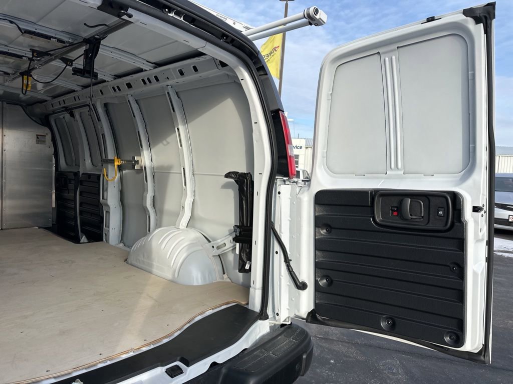 Used 2025 Chevrolet Express 2500 Extended w/ Communications Package image 14