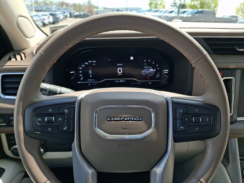 Used 2023 GMC Yukon XL Denali AWD/4WD image 19