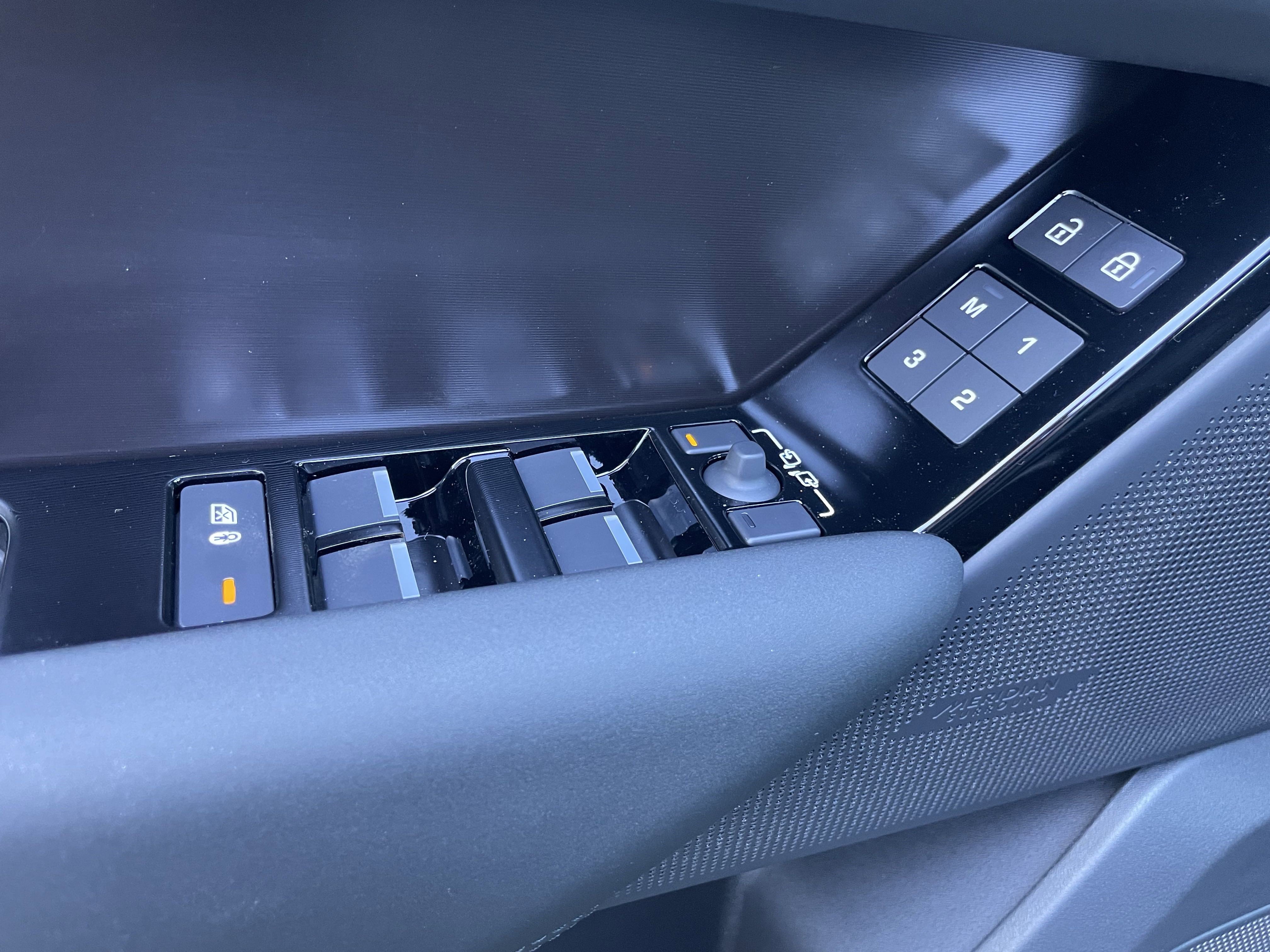 New 2026 Land Rover Range Rover Velar Dynamic SE image 11