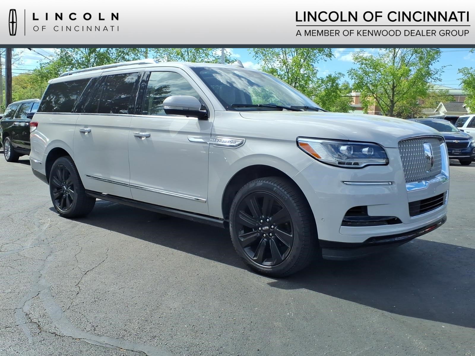 Used 2024 Lincoln Navigator L Reserve AWD/4WD image 1