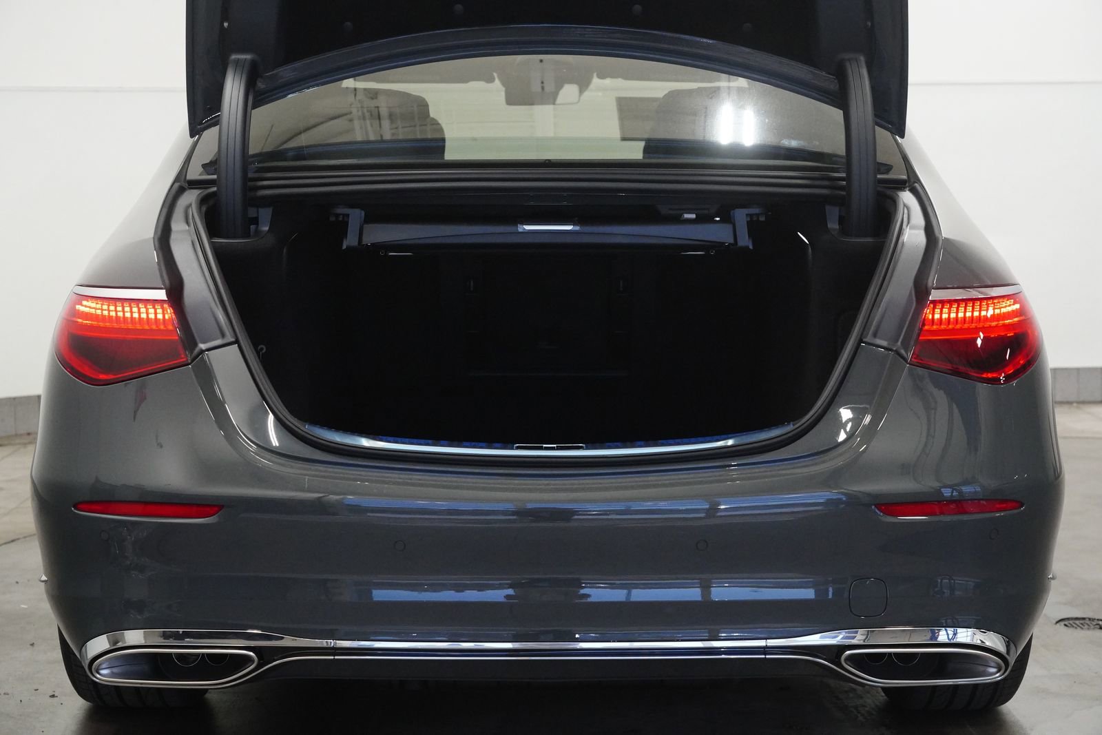 New 2026 Mercedes-Benz S 580 4MATIC Sedan image 34