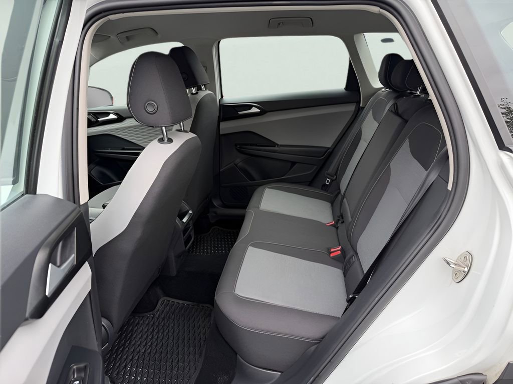Used 2022 Volkswagen Taos S image 31