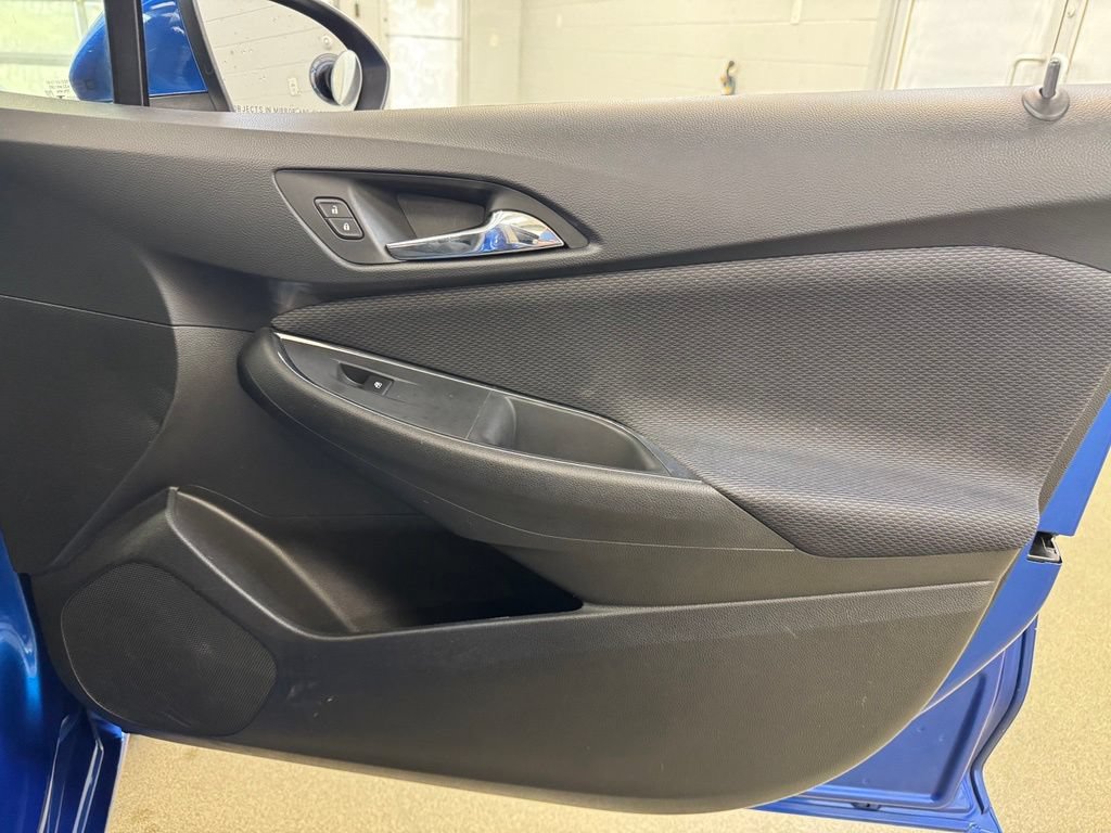 Used 2017 Chevrolet Cruze LT FWD image 31