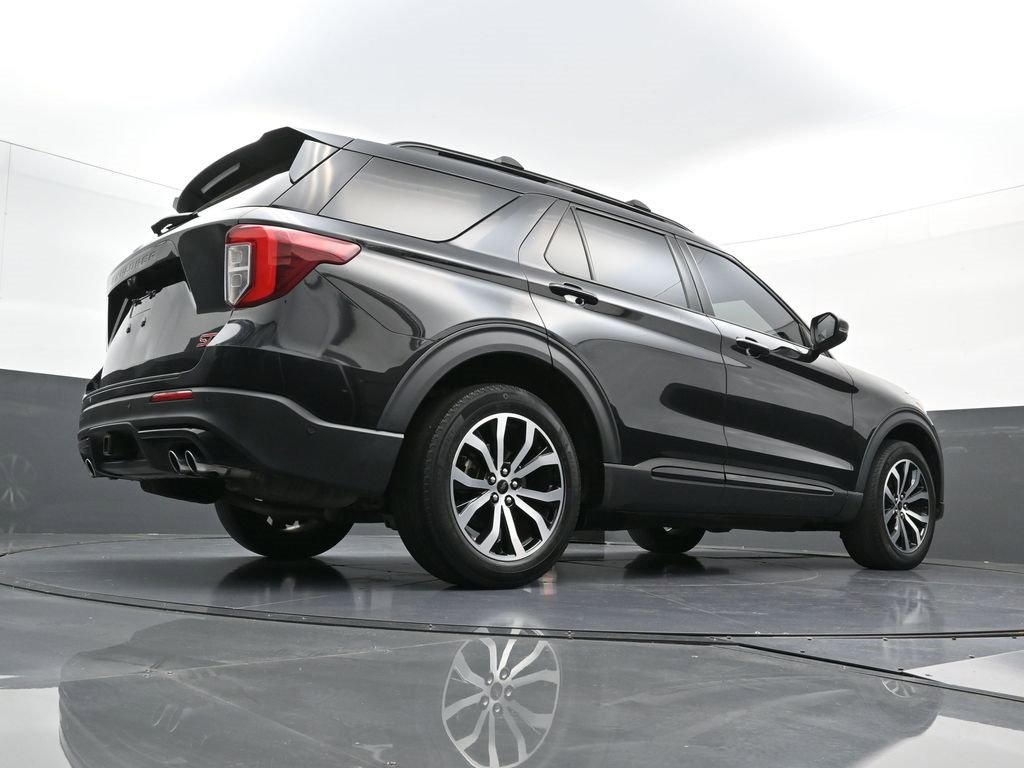 Used 2020 Ford Explorer ST w/ Premium Technology Package image 28