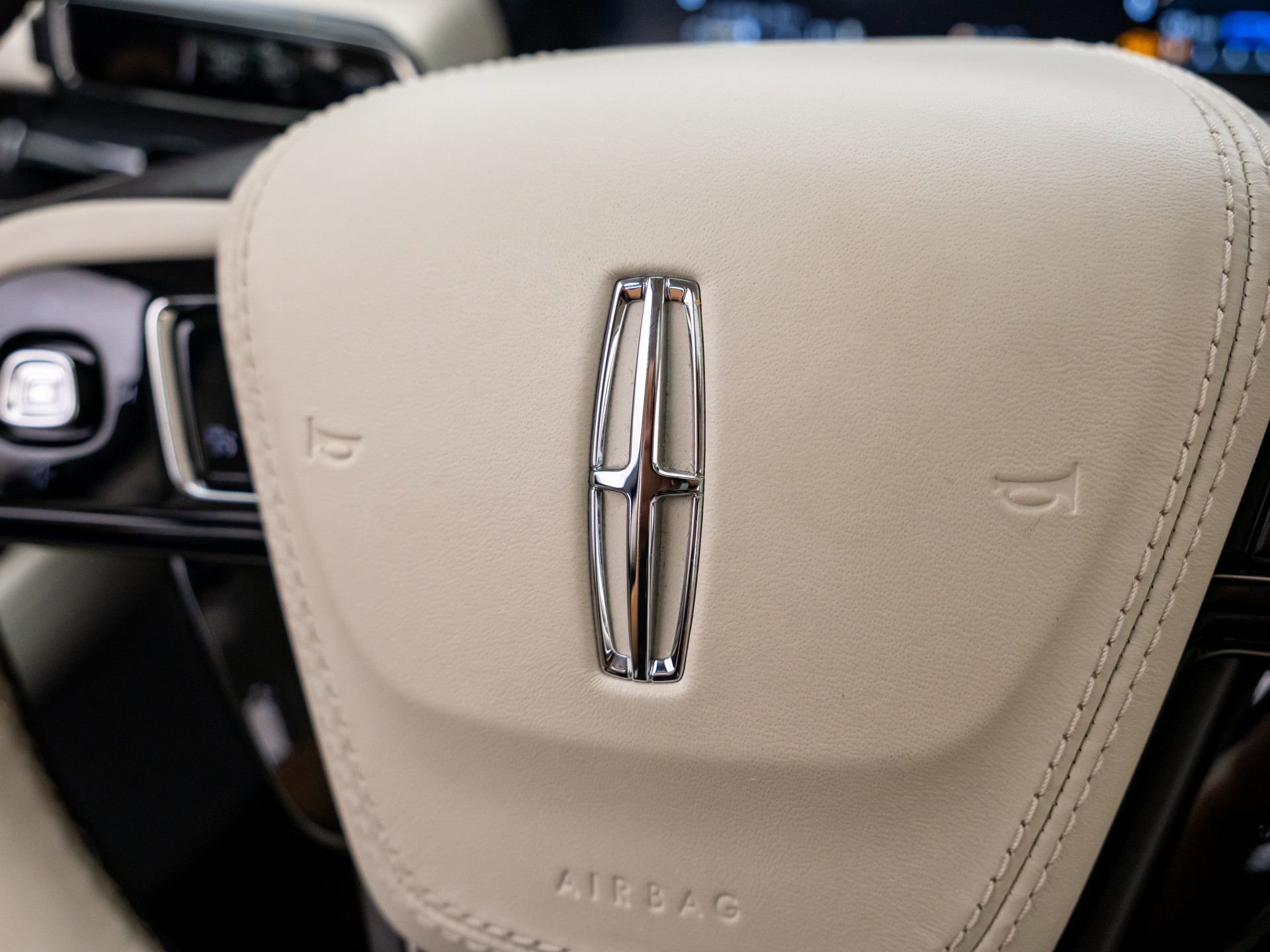 Used 2021 Lincoln Aviator Black Label Grand Touring AWD/4WD image 27