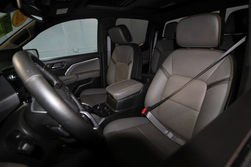 Used 2023 Chevrolet Colorado ZR2 w/ ZR2 Convenience Package III AWD/4WD image 4