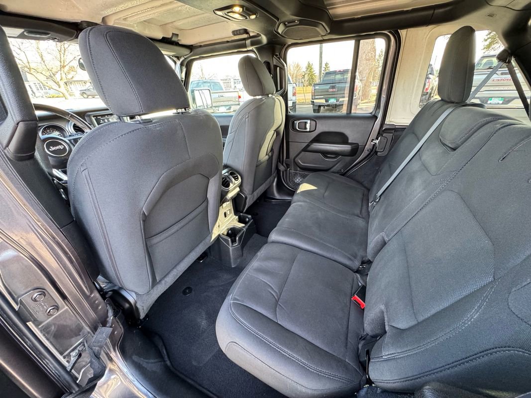 Used 2021 Jeep Wrangler Unlimited Sahara image 26