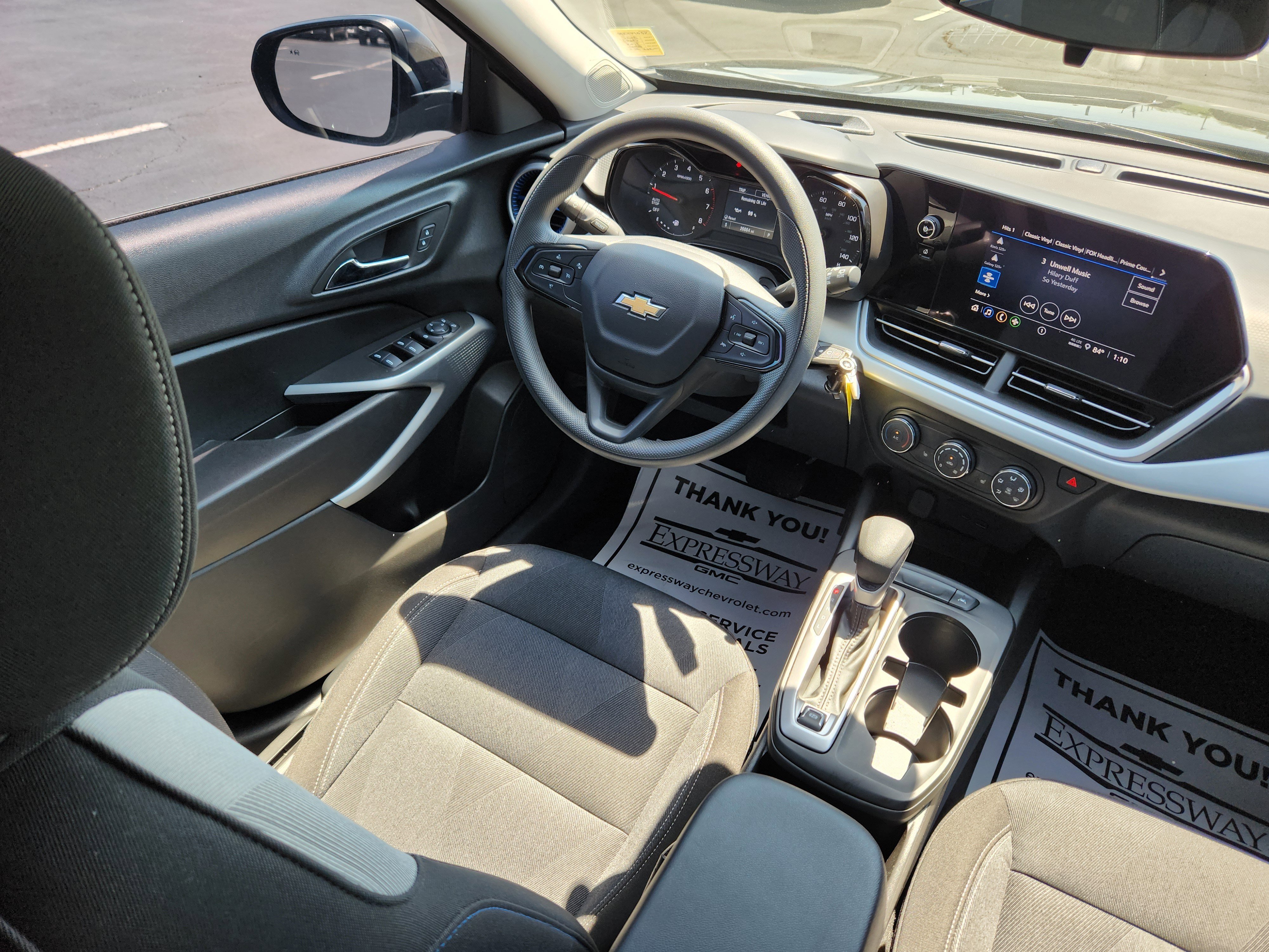 Used 2025 Chevrolet Trax LS w/ LS Convenience Package FWD image 14