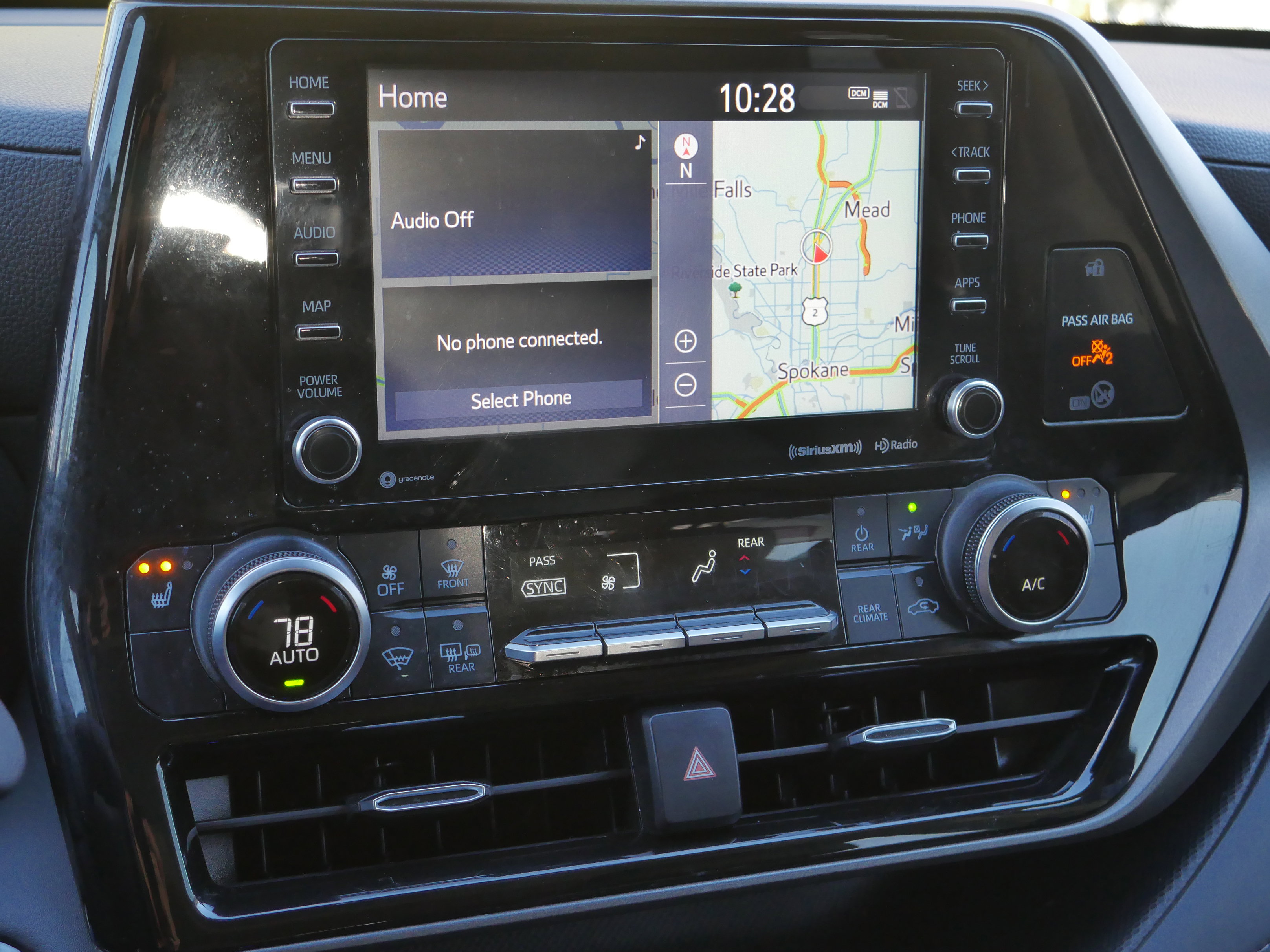 Used 2020 Toyota Highlander XLE AWD/4WD image 9